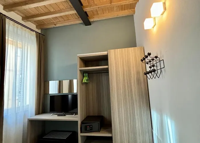 Appartamento Saragozza 3 Intero In Centro Storico Wifi E Parcheggio Gratuito